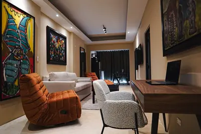 Image de Dream apt 2: 4bd, 3ba, parking, near beach & shops. Perfect for you!