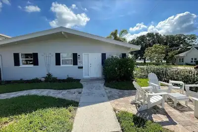 Image de Davis Islands Duplex! Overlooking Water! Tranquil and Renovated.