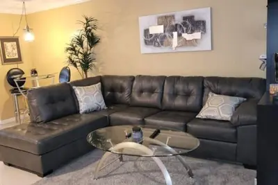 Image de Spacious, Clean & Cozy Townhome