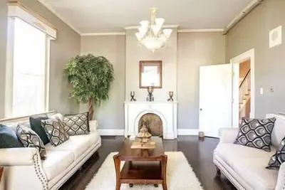 Image de Agatha's Historic Home: Free Parking |Wi-Fi | Deck