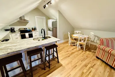 Image de “Boat Dock Apt E” @ Sunset Estate
