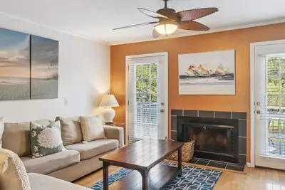 Image de St. Simons Island Escape! ! Island decor! Feed the turtles from your deck!