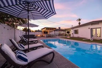 Image de Luxury Old Town 4br—Heated Pool, Hot Tub & Games