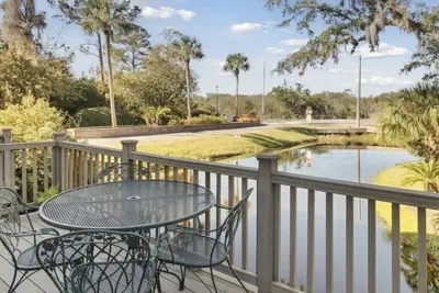 Image de Cozy Island Escape! St. Simons Townhome- Feed the turtles from your Balcony