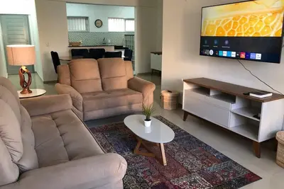 Image de Cozy apartment by the ocean Meireles 92m2 - 3 bedrooms - 2 blocks from Beira Mar