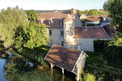 Image de Le Prieuré : 1 chambre, accès rivière, jardin et terrasse