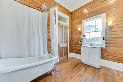 Image de Gorgeous Historic New Orleans Cottage\n\n