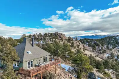 Image de Breathtaking views from a clifftop cabin retreat!
