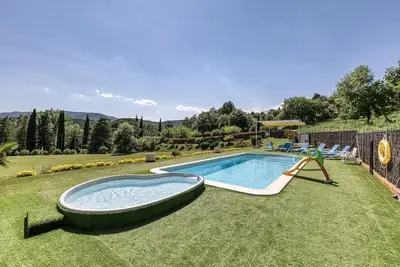 Image de Maison de vacances 'Usall Rural' avec piscine privée, Wi-Fi et climatisation