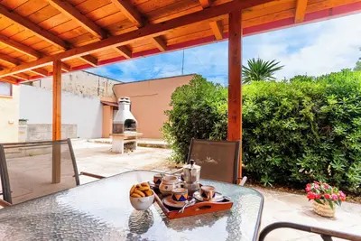 Image de Maison de vacances 'Bilo Di Rosaria 483' avec terrasse privée, Wi-Fi et climatisation