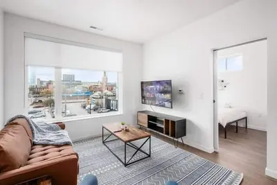 Image de Brand New - Downtown - High-End Apt - Fast Wifi