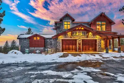 Image de Luxe10 Bear Claw Estate Lakeview W Pool