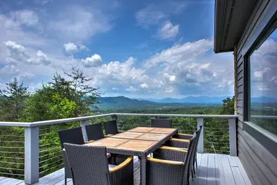 Image de Judah Lodge Stunning views with a cozy indoor fireplace and outdoor fire pit