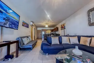 Image de 2br/2bt Condo, Big pool, 5 minutes walk to Beach 202b