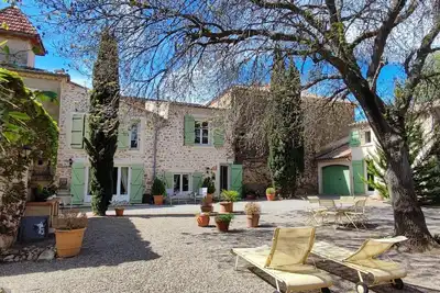 Image de Maison à Cazouls avec Piscine & Vignobles