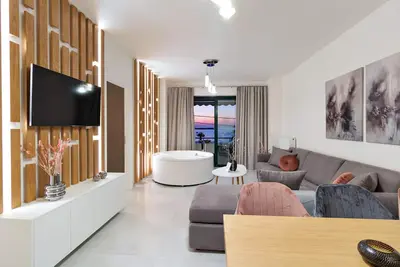 Image de Elia Beach Deluxe Apartment