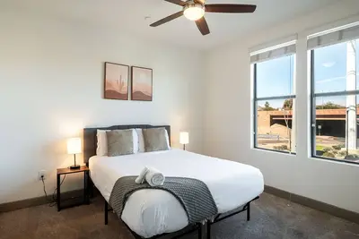 Image de Two Modern CozySuites at Town Lake waterfront