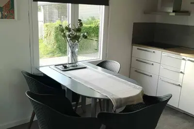 Image de Neu Renoviertes Chalet in Den Osse, Browershaven, Zeeland