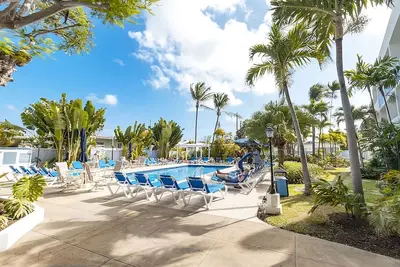 Image de Discover Worthing Beach! w\/ Balcony! Free Parking and Onsite Pool