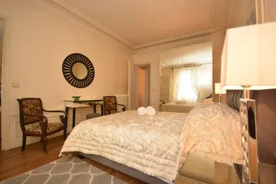Image de Appartement Place Trocadero 2 Bedrooms 5persons