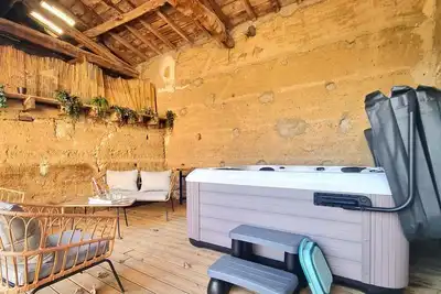 Image de Évasion Champêtre avec Spa, Activités ludiques et Confort moderne