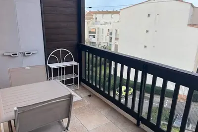 Image de Appartement 2 Pièces Climatisé, 4è Étage, Terrasse, À Pied des Commerces et Plage