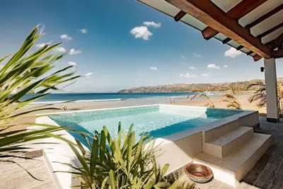 Image de Casa Rosa 49’ - Beach Front Summer House - Playa Venao Beach
