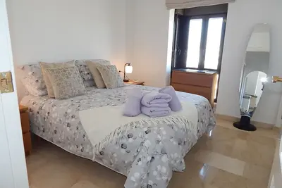 Image de Stylish and spacious 3 Bedroom 2 bathroom apartment Villamartin Pau 8