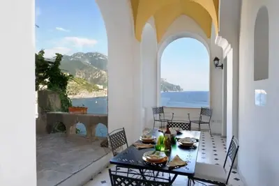 Image de Villa Sophia with private access to the sea