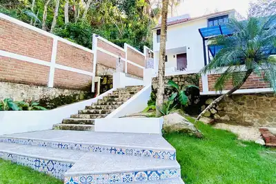 Enchanting 5 bedroom Hillside Jungle Villa & Pool Walking Distance to the Beach