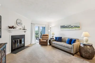 Image de Heaven's Nest -- First Floor Duck Condo with direct access to Beach and Pool