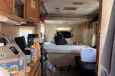 Image de Camping, off grid… Generator and water provided.