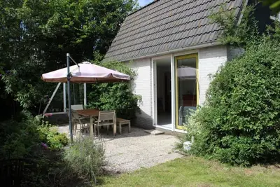 Image de Dune Bungalow directly against the dunes for 5 persons. Holiday home family, Quiet location, Walking in nature, Beach.
