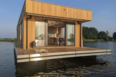 Image de Houseboat: \"Aqua Zen\" at Kagerplassen tender/dinghy included