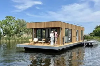 Image de Houseboat \"Nevel\" at the Kagerplassen tender included