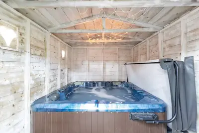 Image de Wee Acorn Luxury Pod with Private Hot Tub