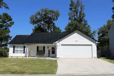 Cozy 3 bed 2 bath close to tennis courts, Berry College, mall, movie theater