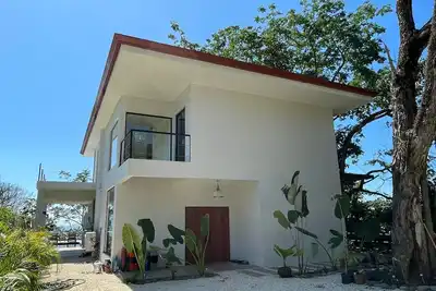 Image de House upon the Hill With Beautiful sunset views