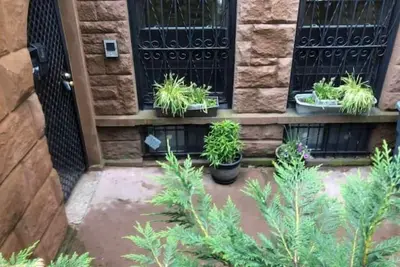 Image de Have your own private floor in historic townhouse