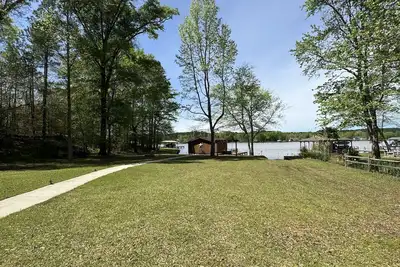 Image de Lake House beautiful views fishing dock Private boat ramp 7 beds sleeps 11