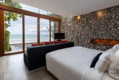 Image de Deluxe Oceanfront Pool Villa - Tolani Resort Kui Buri\n\n
