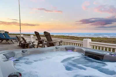 Image de Beachfront | Hot Tub | Large Deck