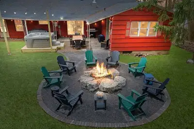 Image de Hot Tub, Game Room, Near Su, sleeps 10