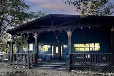 Image de Decked Out at Lake Tenkiller - 6 beds, 4 bedrooms\n