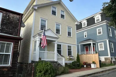 Image de Waterview and Easy Walk to all Downtown Newport, Mansions, Cliffwalk, Thames St