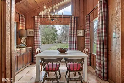 Image de Cedar Wood Lodge / Canoes & Kayaks @ Caddo Shores Cabins in Uncertain Texas