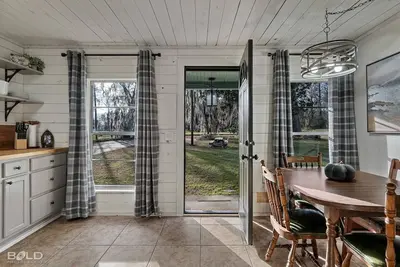 Image de Lakeside Landing- Lakefront w/Canoe & Porch, Caddo Shores Cabins, Uncertain, Texas