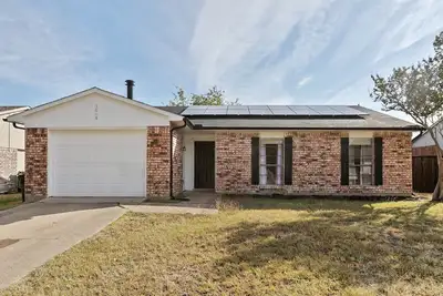 Image de Stylish Home • 3Bed • 2Bath • Yard & Ample Amenities