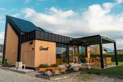 Image de Sunset Holiday Home with Hot tub and terrace