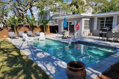 Image de Only 2 Wks Left In Aug 5 Min walk to Beach & Village, Private Pool, On the Canal